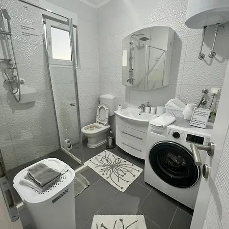 The White شقة *
